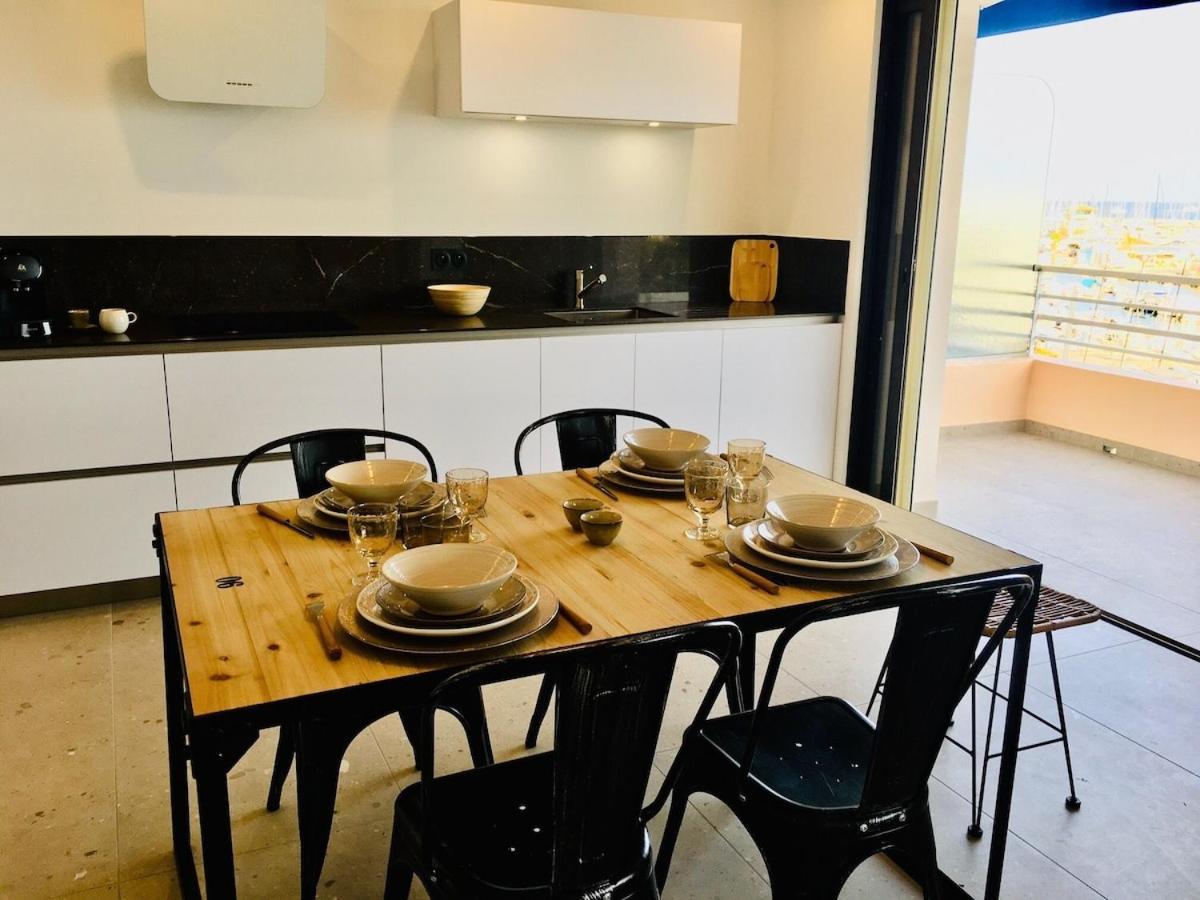 Appartement T3 Lumineux Traversant Totalement Neuf En Face De La Plage Front De Mer Vue Sur Les Iles Vue Mer Panoramique Assuree Residence De La Plage Centre Ville Du Lavandou 3Eme Etage Avec Ascenseur Appartement T3 Ле-Лаванду Екстер'єр фото