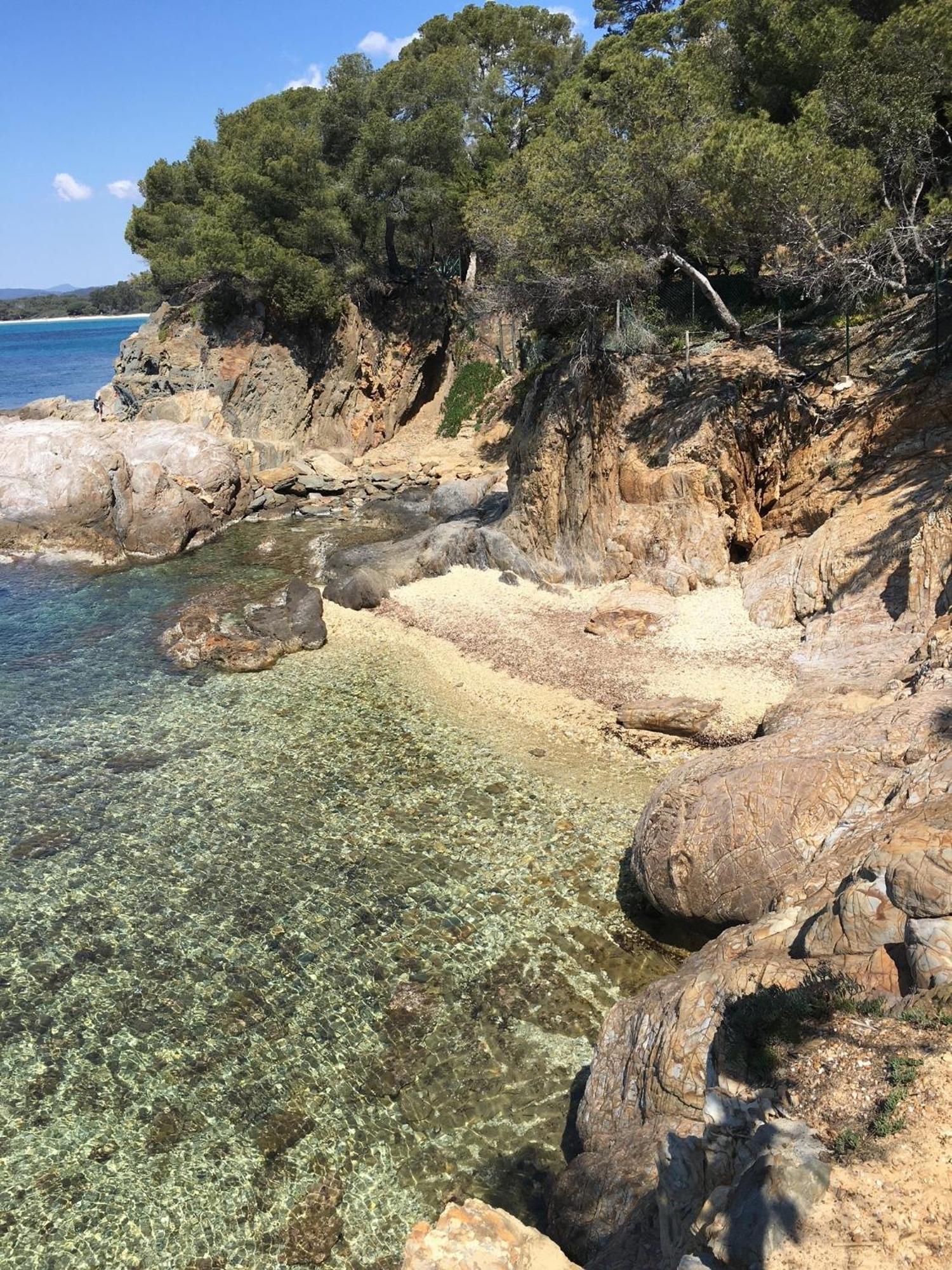 Appartement T3 Lumineux Traversant Totalement Neuf En Face De La Plage Front De Mer Vue Sur Les Iles Vue Mer Panoramique Assuree Residence De La Plage Centre Ville Du Lavandou 3Eme Etage Avec Ascenseur Appartement T3 Ле-Лаванду Екстер'єр фото